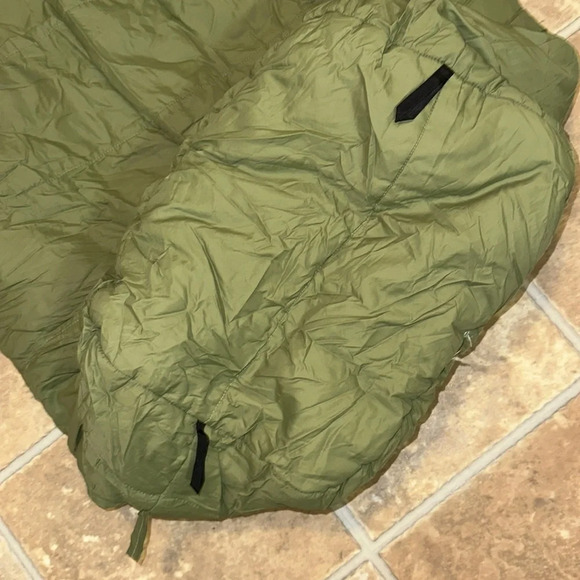 The North Face “Ember” Mummy Sleeping Bag 20° Rating w/Carry Travel Bag - Picture 8 of 17